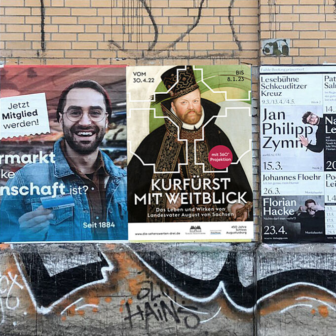 Plakat im Außenbereich