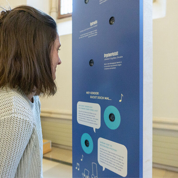 The exhibition design leads through an interactive learning station with exciting visuals 