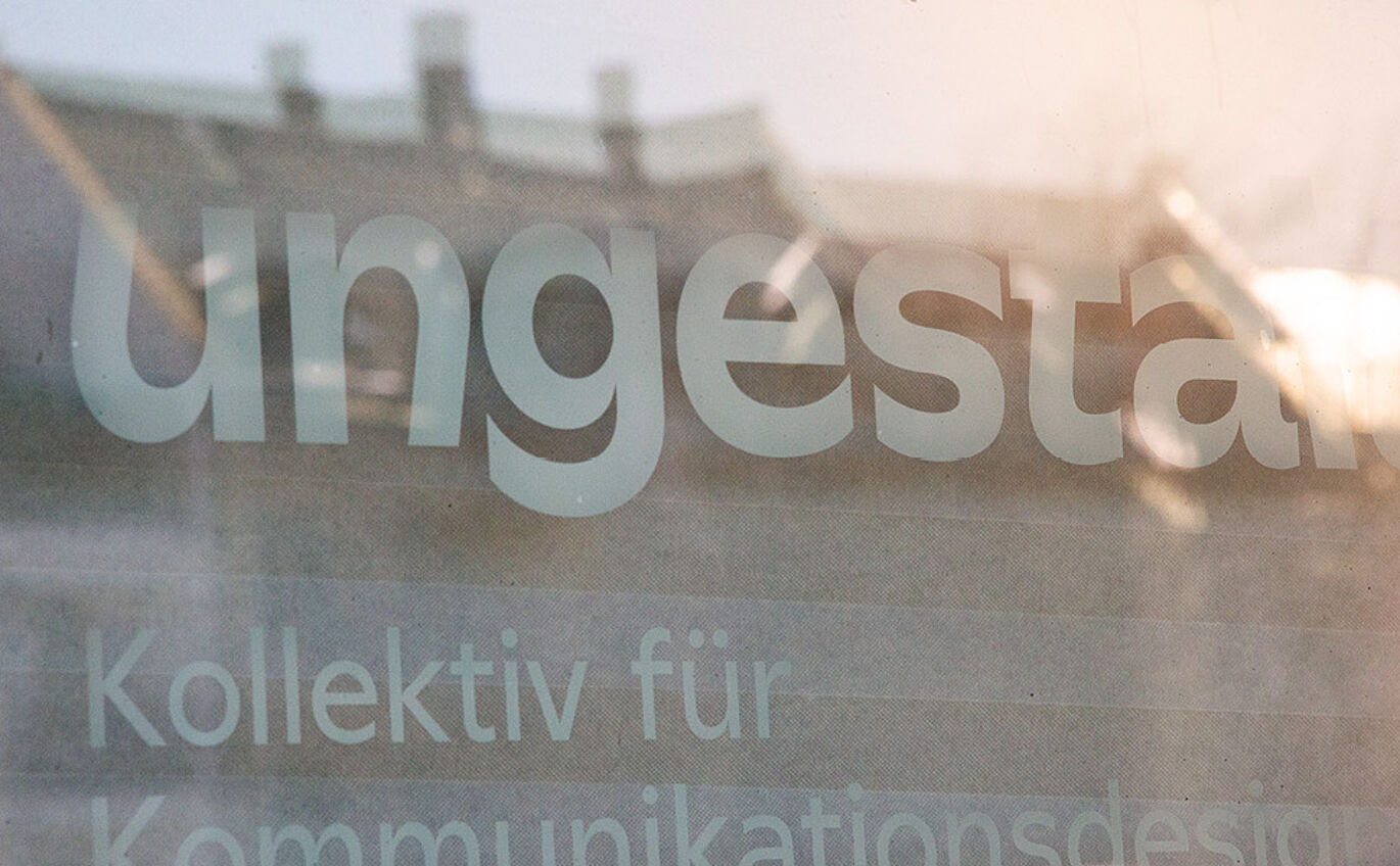 Naming ungestalt Branding auf Scheibe