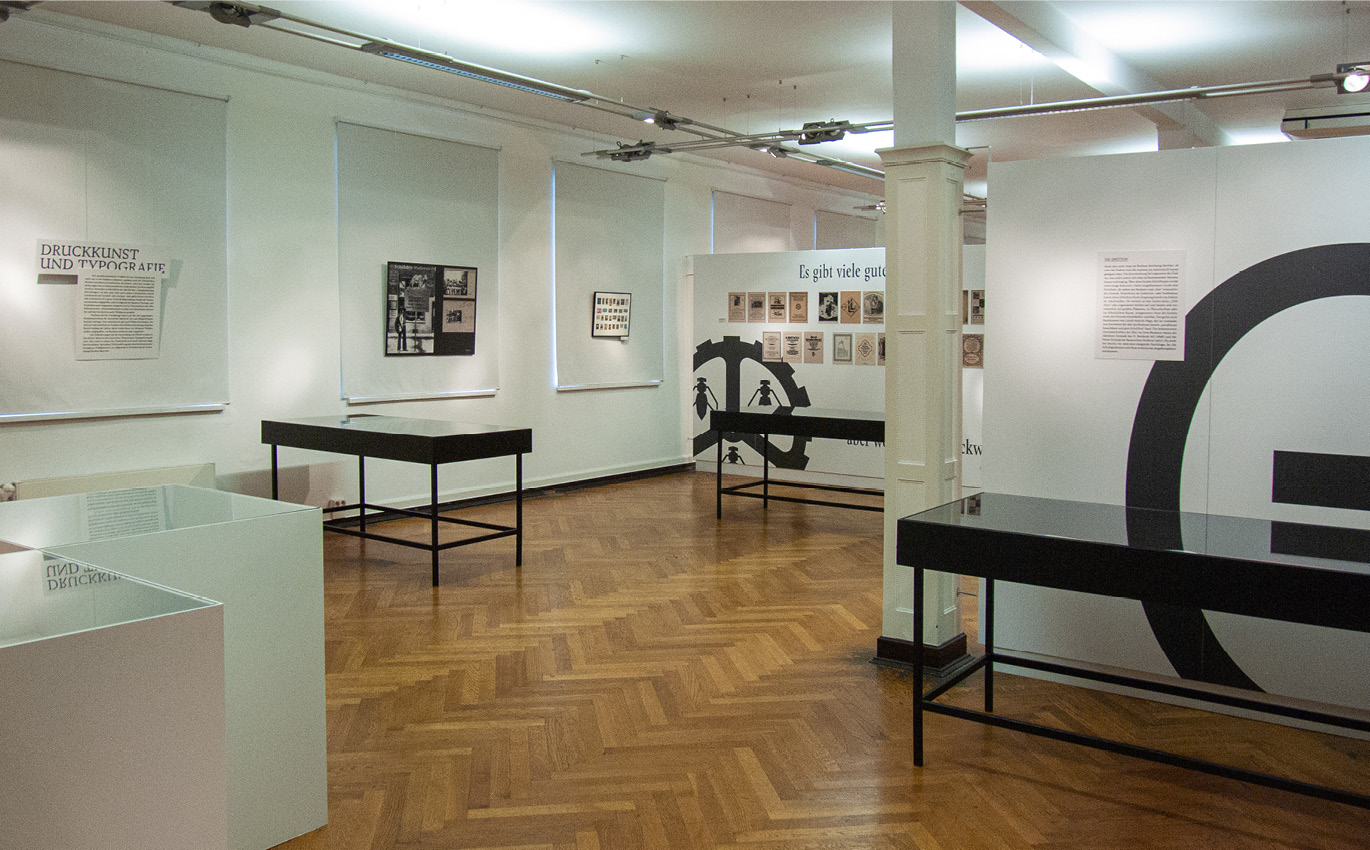 Ruhige Blickachsen Bewusst gewählte Blickachsen als Teil der Ausstellungsgestaltung