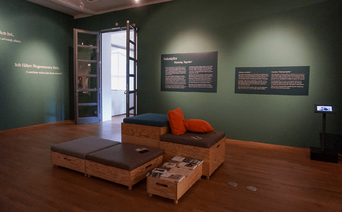 Beruhigender Abschluss Sitzgruppe im letzten Bereich der Ausstellung